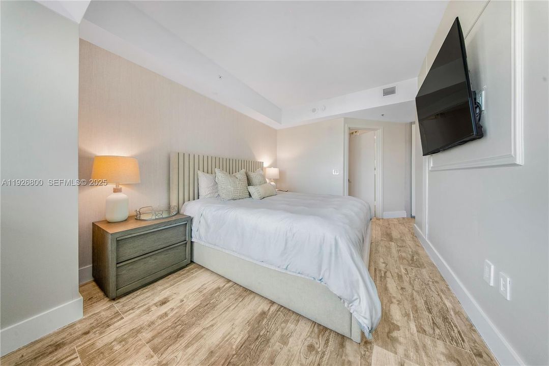 For Sale: $1,820,000 (4 beds, 4 baths, 1872 Square Feet)