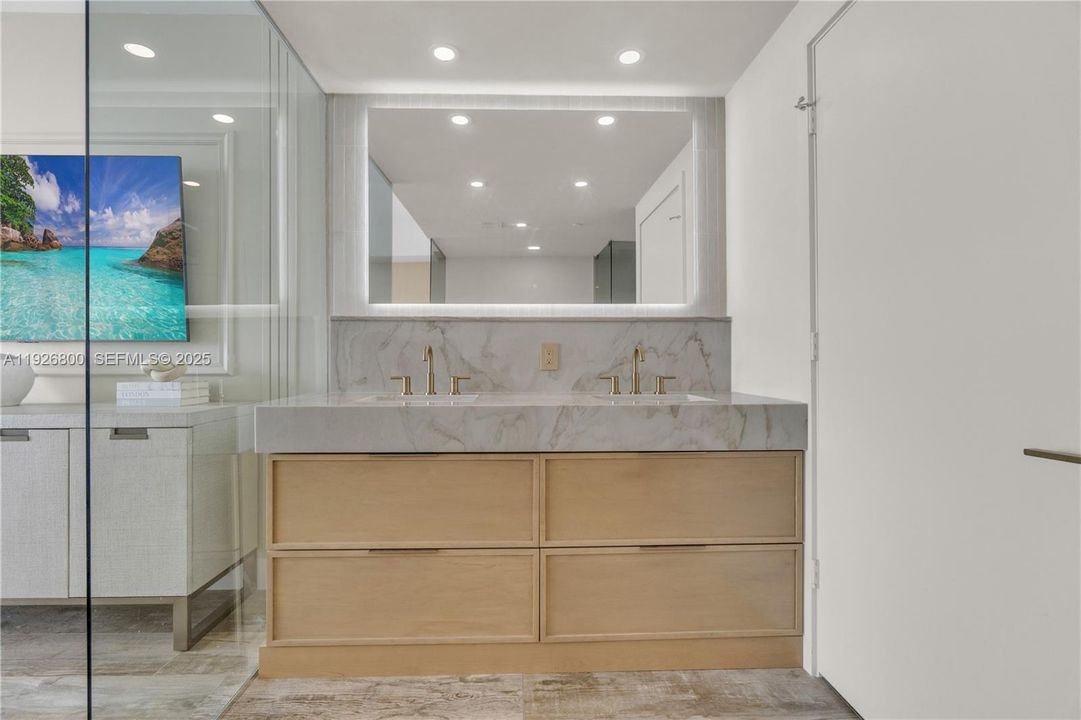 For Sale: $1,820,000 (4 beds, 4 baths, 1872 Square Feet)