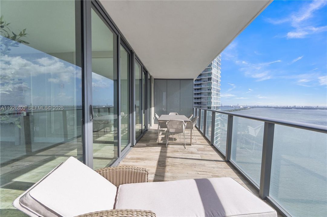 For Sale: $1,820,000 (4 beds, 4 baths, 1872 Square Feet)