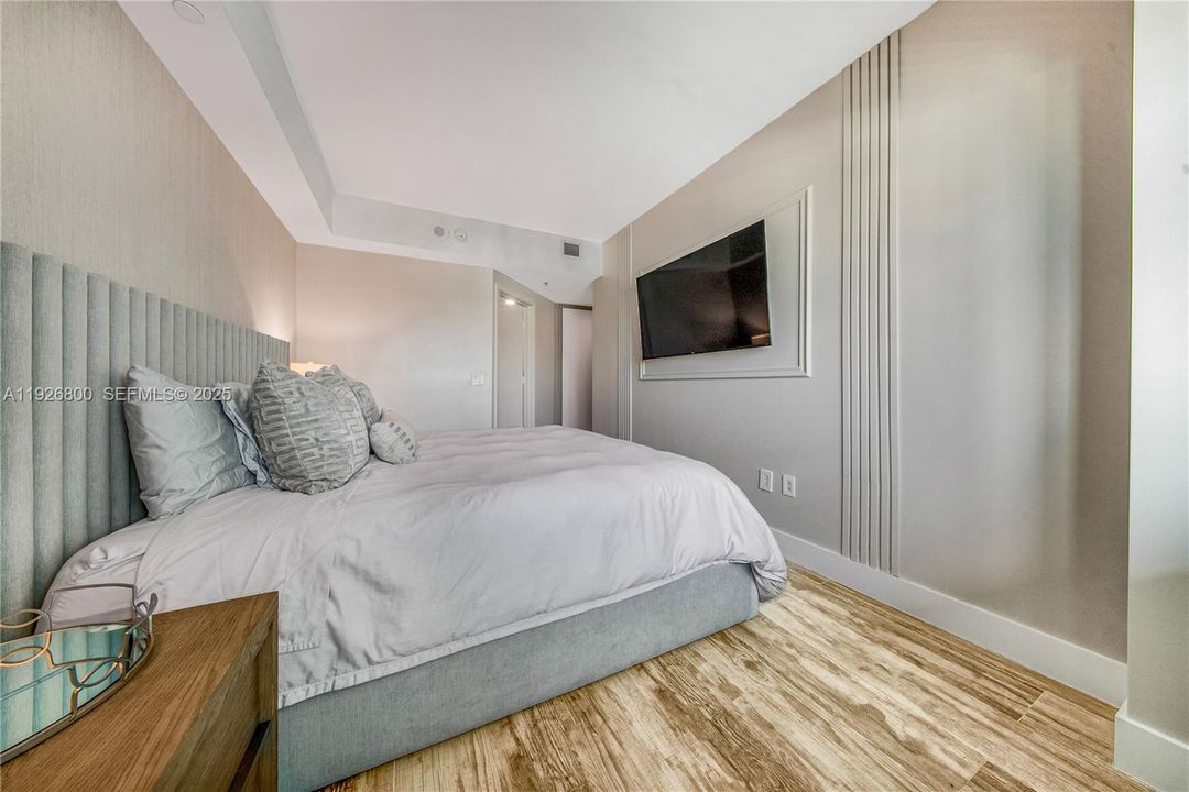 For Sale: $1,820,000 (4 beds, 4 baths, 1872 Square Feet)