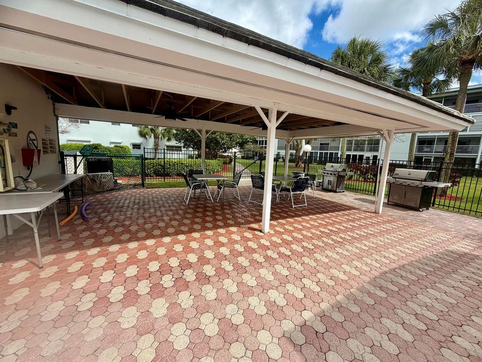 EATING AREA AT VICTORIA VILLAGE POOL