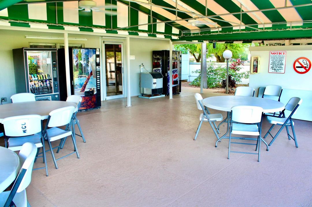 88 WYNMOOR COVERED SEATING AREA CLOSE TO