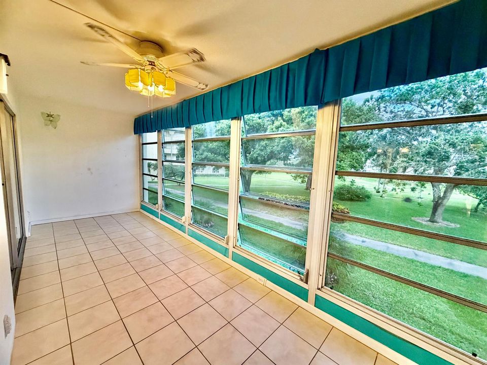 SOUTHERN EXPOSURE BALCONY