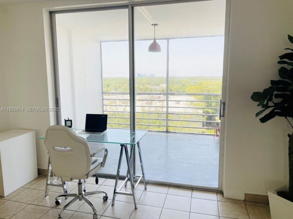 待售: $250,000 (2 贝兹, 2 浴室, 1025 平方英尺)