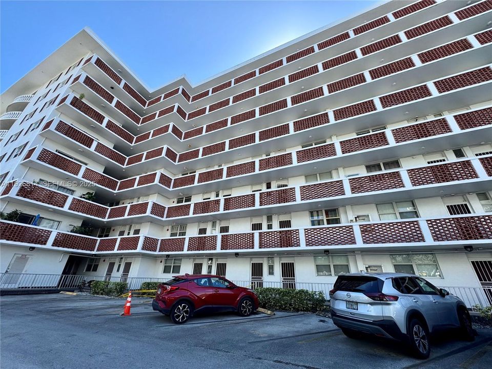 待售: $250,000 (2 贝兹, 2 浴室, 1025 平方英尺)