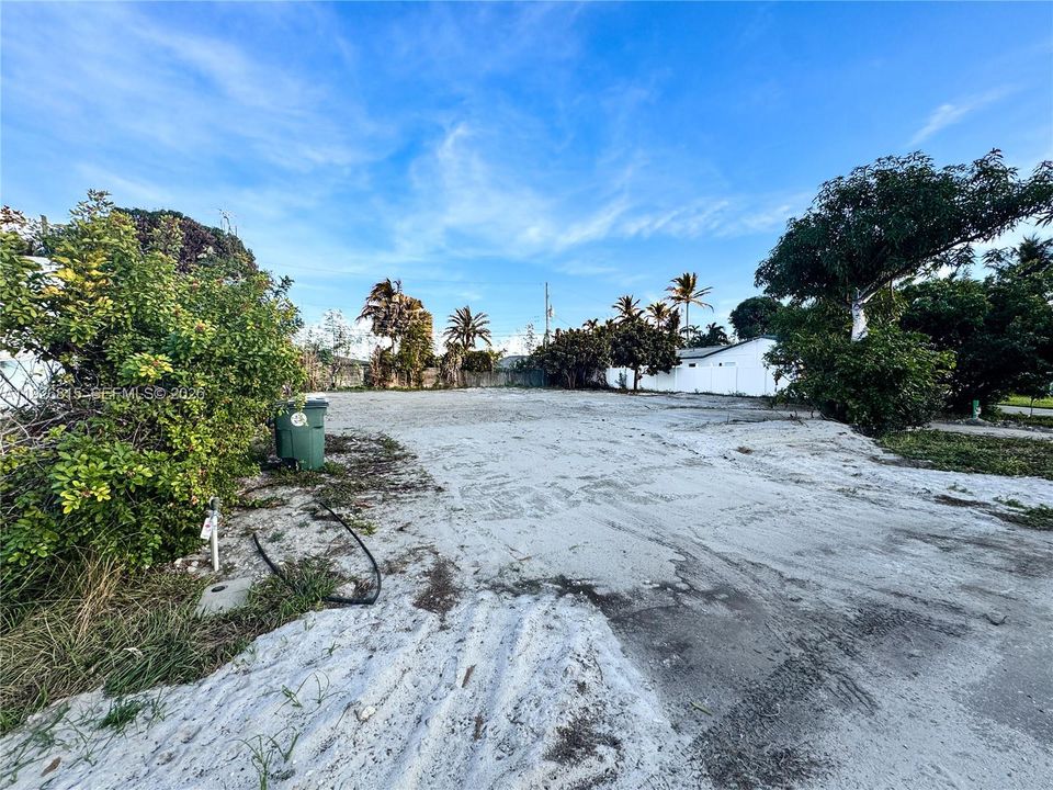 For Sale: $287,500 (0.18 acres)