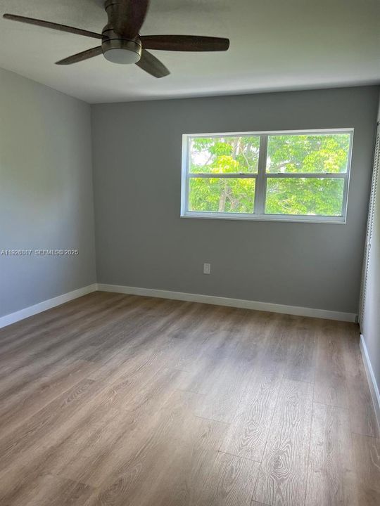 出租: $2,000 (1 贝兹, 1 浴室, 9916 平方英尺)