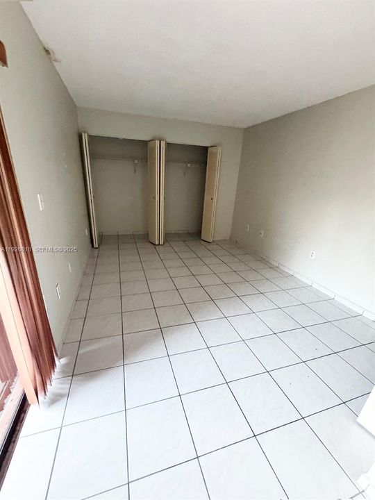 В аренду: $2,200 (2 спален, 1 ванн, 981 Квадратных фут)