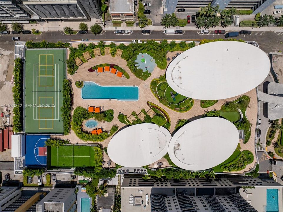 В аренду: $15,000 (4 спален, 5 ванн, 2582 Квадратных фут)