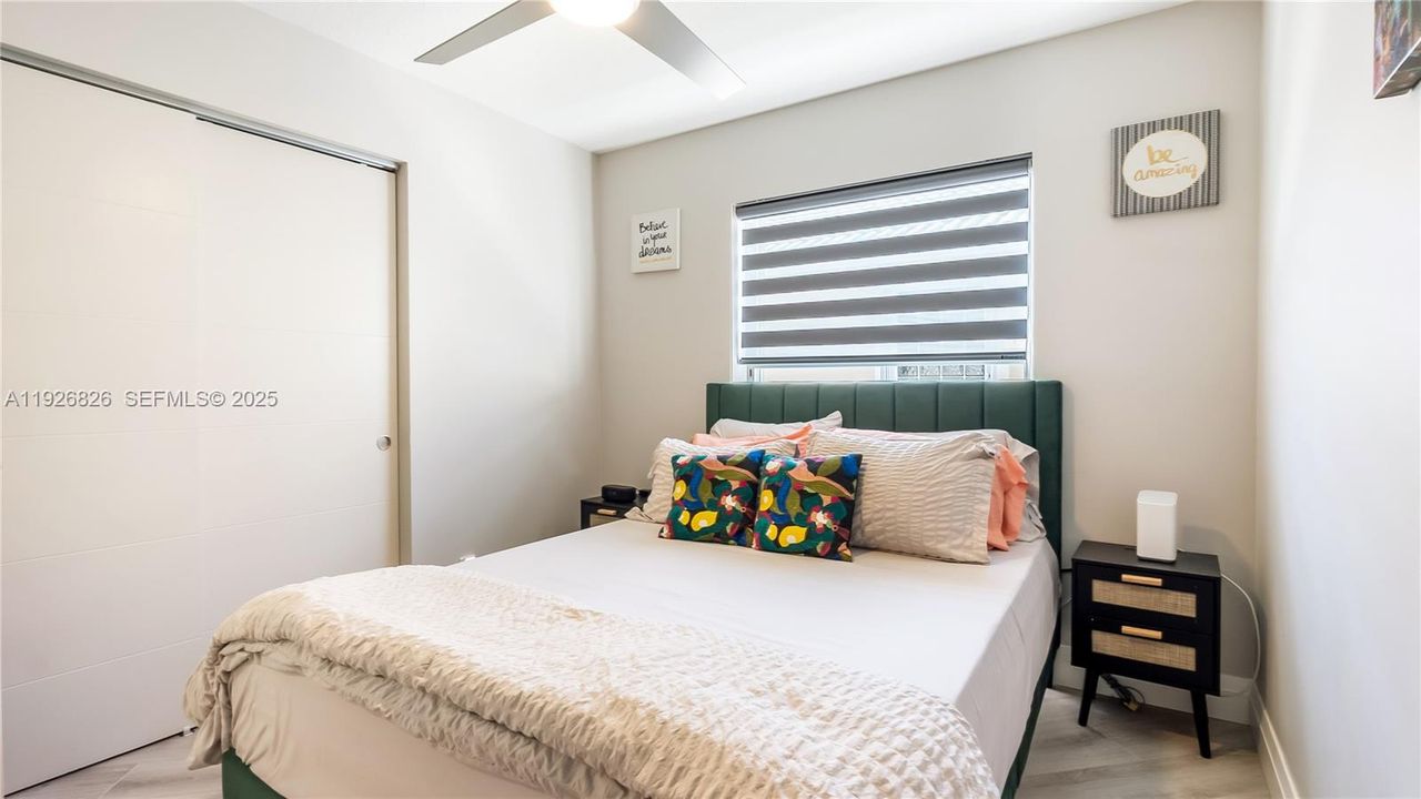 En Venta: $639,900 (3 camas, 2 baños, 2305 Pies cuadrados)