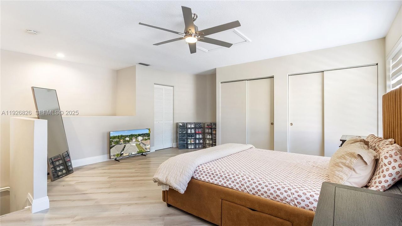 Upstairs(3rd) bedroom