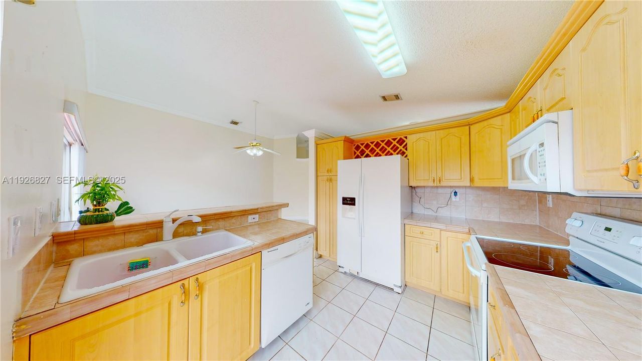 En Renta: $3,100 (2 camas, 2 baños, 1683 Pies cuadrados)