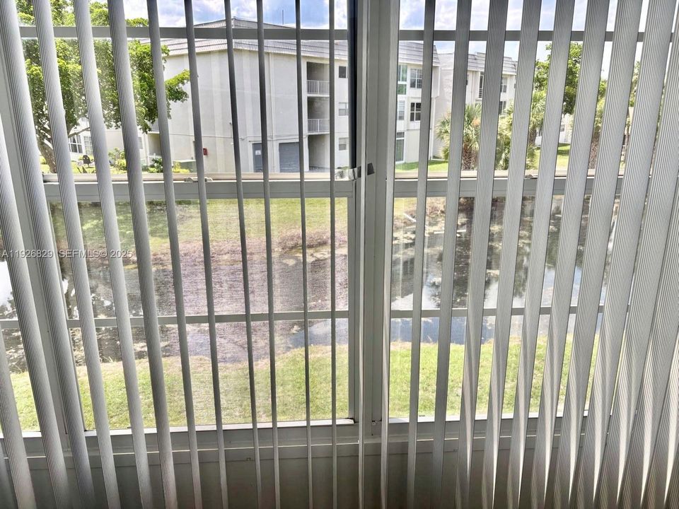 В аренду: $1,600 (2 спален, 2 ванн, 850 Квадратных фут)