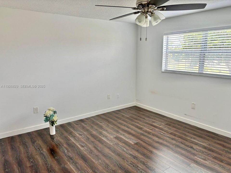 В аренду: $1,600 (2 спален, 2 ванн, 850 Квадратных фут)