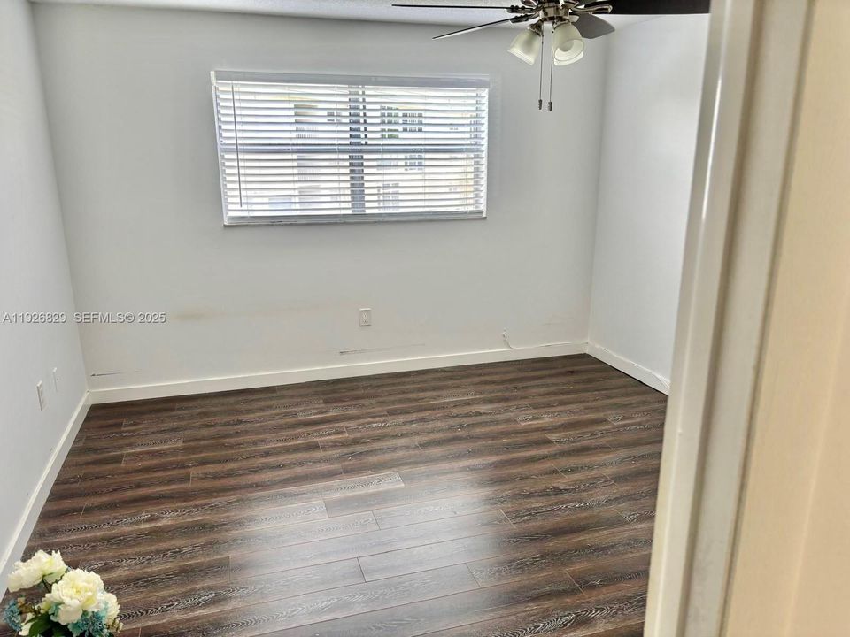 В аренду: $1,600 (2 спален, 2 ванн, 850 Квадратных фут)