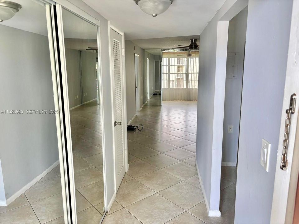 В аренду: $1,600 (2 спален, 2 ванн, 850 Квадратных фут)