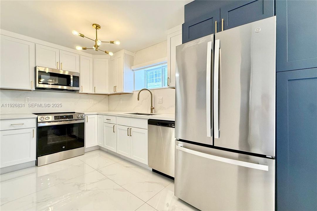 В аренду: $3,650 (2 спален, 2 ванн, 1078 Квадратных фут)