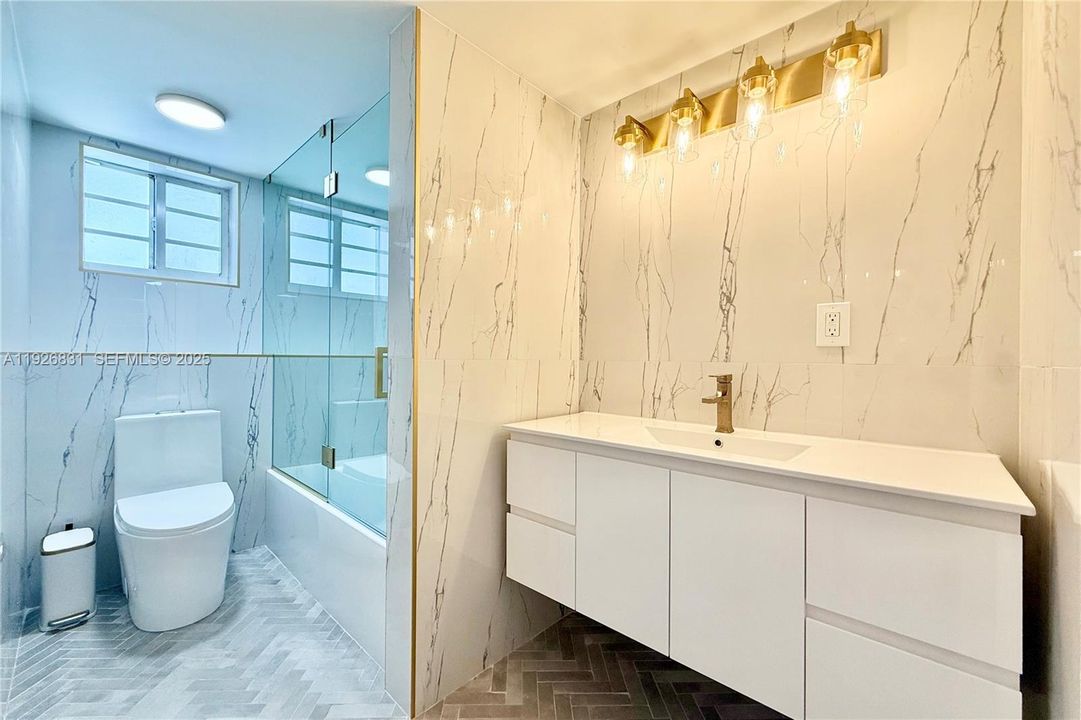 В аренду: $3,650 (2 спален, 2 ванн, 1078 Квадратных фут)