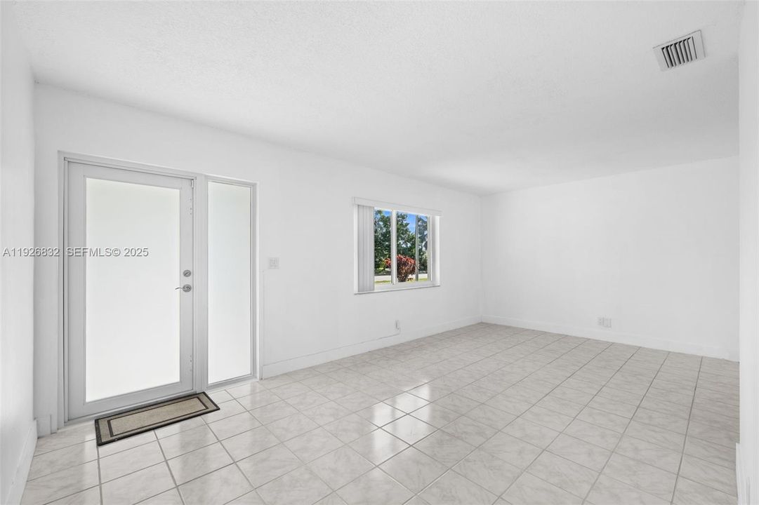 En Renta: $3,500 (3 camas, 2 baños, 1500 Pies cuadrados)