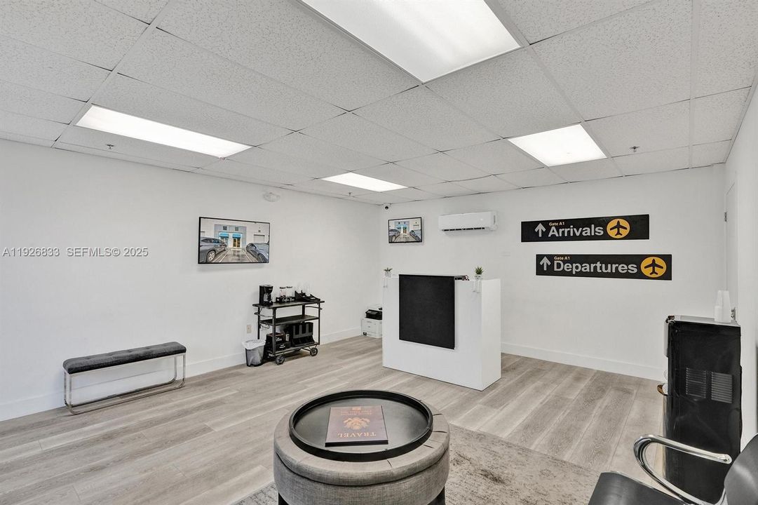 出租: $3,150 (0 贝兹, 0 浴室, 0 平方英尺)