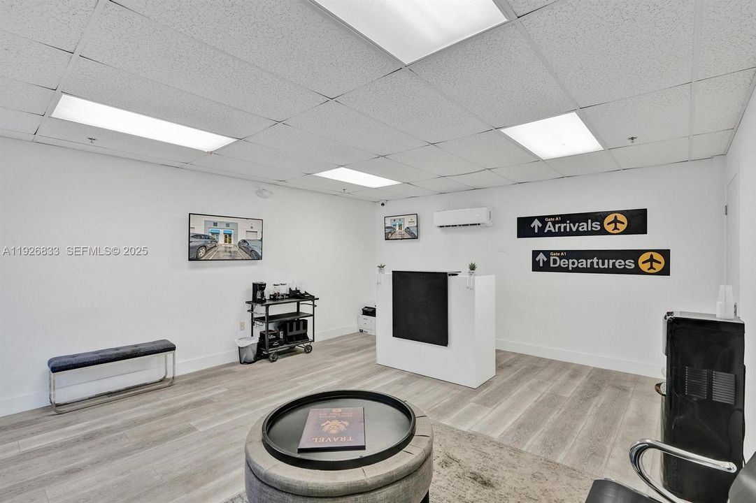 出租: $3,150 (0 贝兹, 0 浴室, 0 平方英尺)