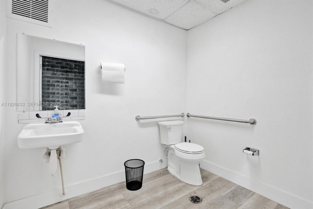 出租: $3,150 (0 贝兹, 0 浴室, 0 平方英尺)