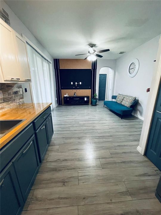 For Rent: $2,850 (3 beds, 2 baths, 1679 Square Feet)