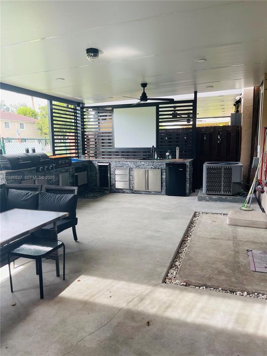 For Rent: $2,850 (3 beds, 2 baths, 1679 Square Feet)