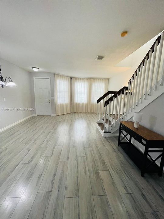 For Rent: $2,850 (3 beds, 2 baths, 1679 Square Feet)