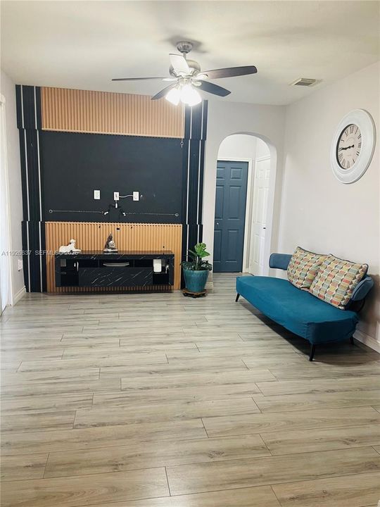 For Rent: $2,850 (3 beds, 2 baths, 1679 Square Feet)