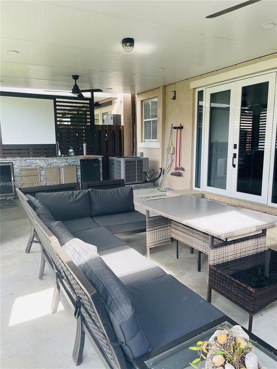 For Rent: $2,850 (3 beds, 2 baths, 1679 Square Feet)