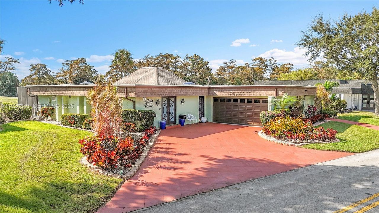 На продажу: $699,900 (3 спален, 2 ванн, 3332 Квадратных фут)