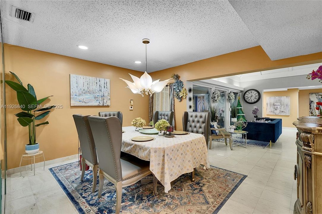 На продажу: $699,900 (3 спален, 2 ванн, 3332 Квадратных фут)