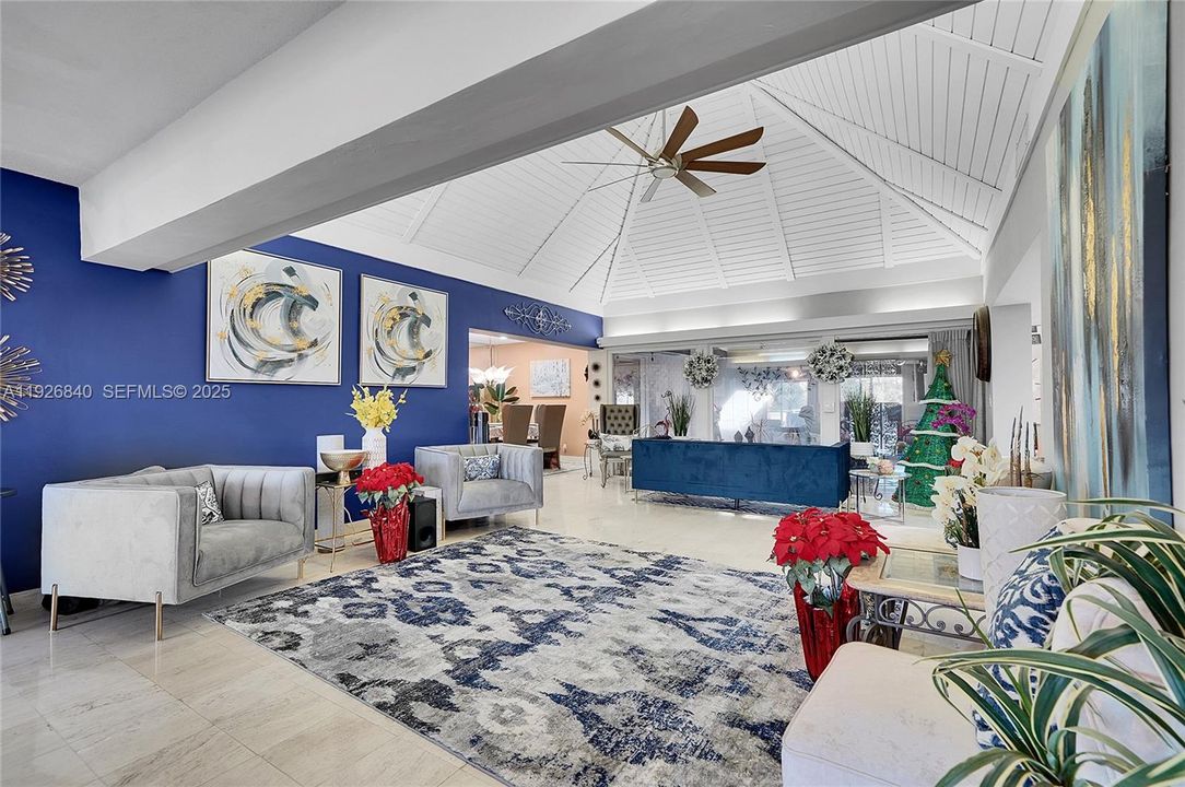 На продажу: $699,900 (3 спален, 2 ванн, 3332 Квадратных фут)