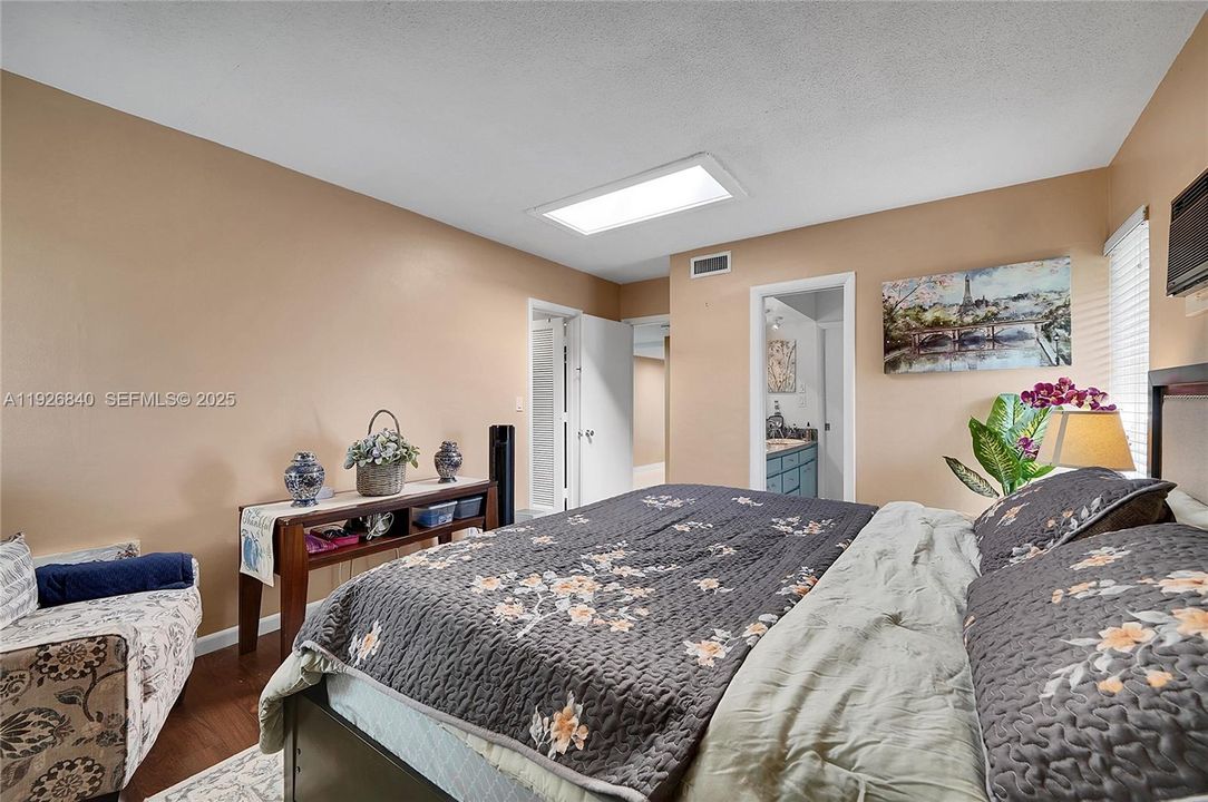 На продажу: $699,900 (3 спален, 2 ванн, 3332 Квадратных фут)