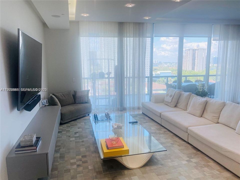 В аренду: $16,000 (4 спален, 5 ванн, 3184 Квадратных фут)