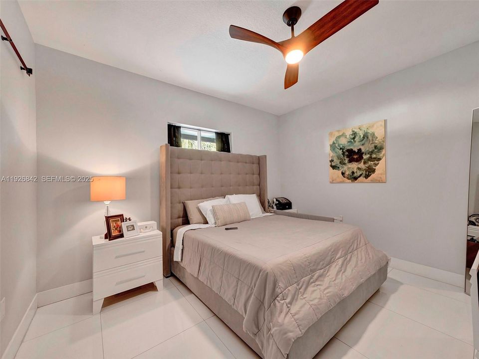 待售: $670,000 (3 贝兹, 2 浴室, 1402 平方英尺)