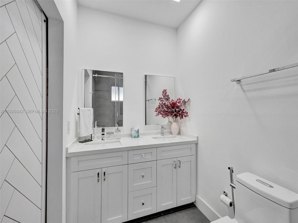 待售: $670,000 (3 贝兹, 2 浴室, 1402 平方英尺)