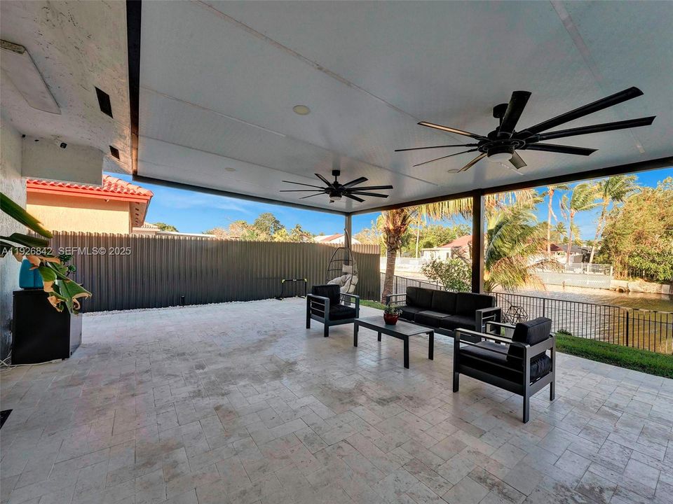 待售: $670,000 (3 贝兹, 2 浴室, 1402 平方英尺)