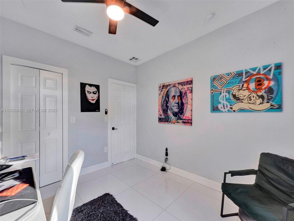 待售: $670,000 (3 贝兹, 2 浴室, 1402 平方英尺)