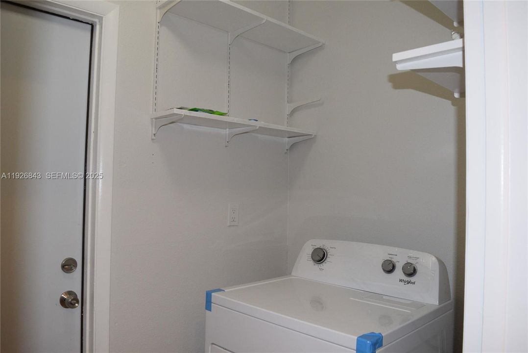 В аренду: $2,400 (2 спален, 1 ванн, 1015 Квадратных фут)