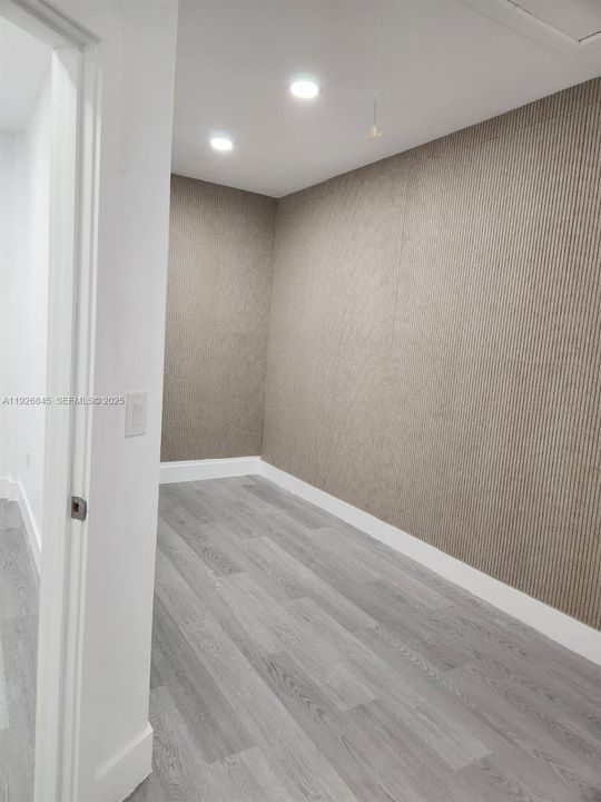 В аренду: $1,800 (4 спален, 2 ванн, 1884 Квадратных фут)