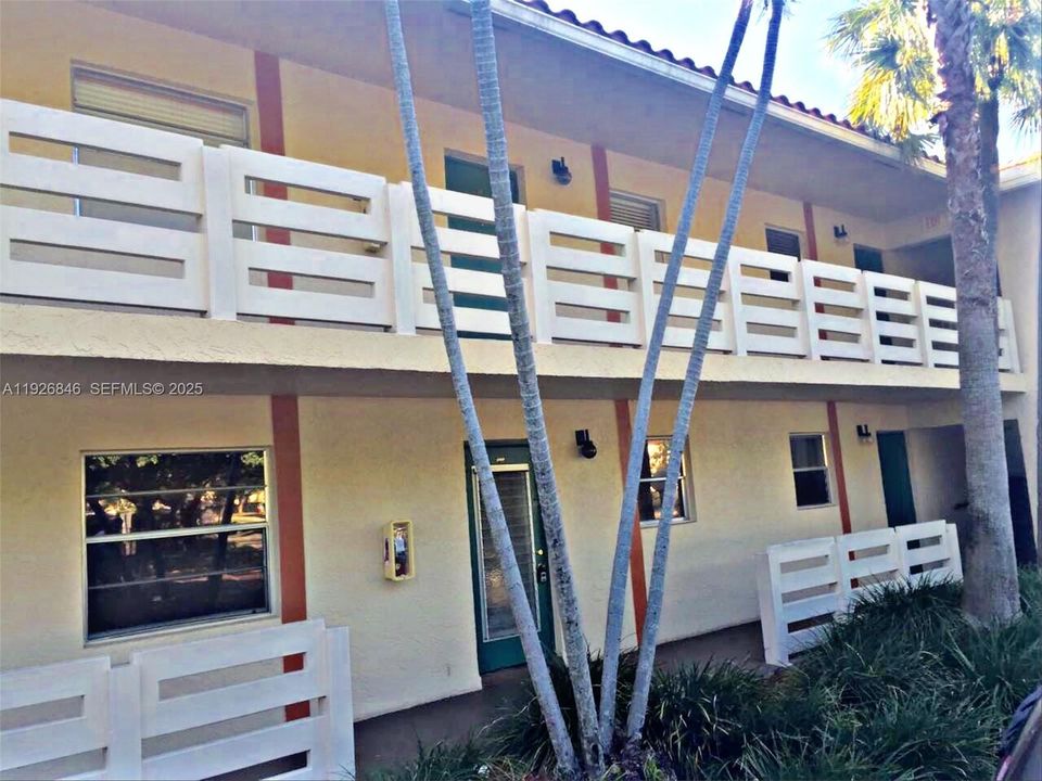 For Rent: $1,830 (2 beds, 2 baths, 767 Square Feet)