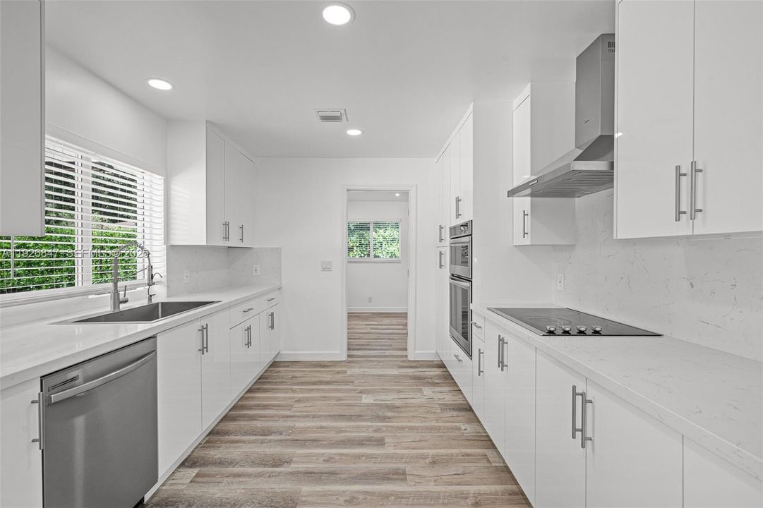 出租: $6,700 (3 贝兹, 2 浴室, 1772 平方英尺)