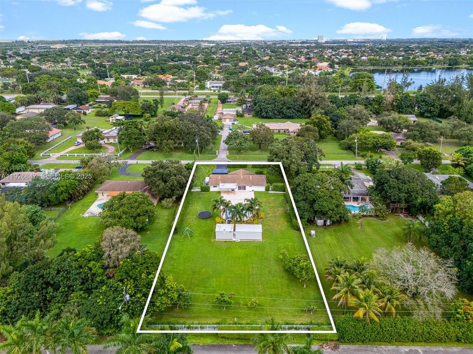 出租: $6,700 (3 贝兹, 2 浴室, 1772 平方英尺)