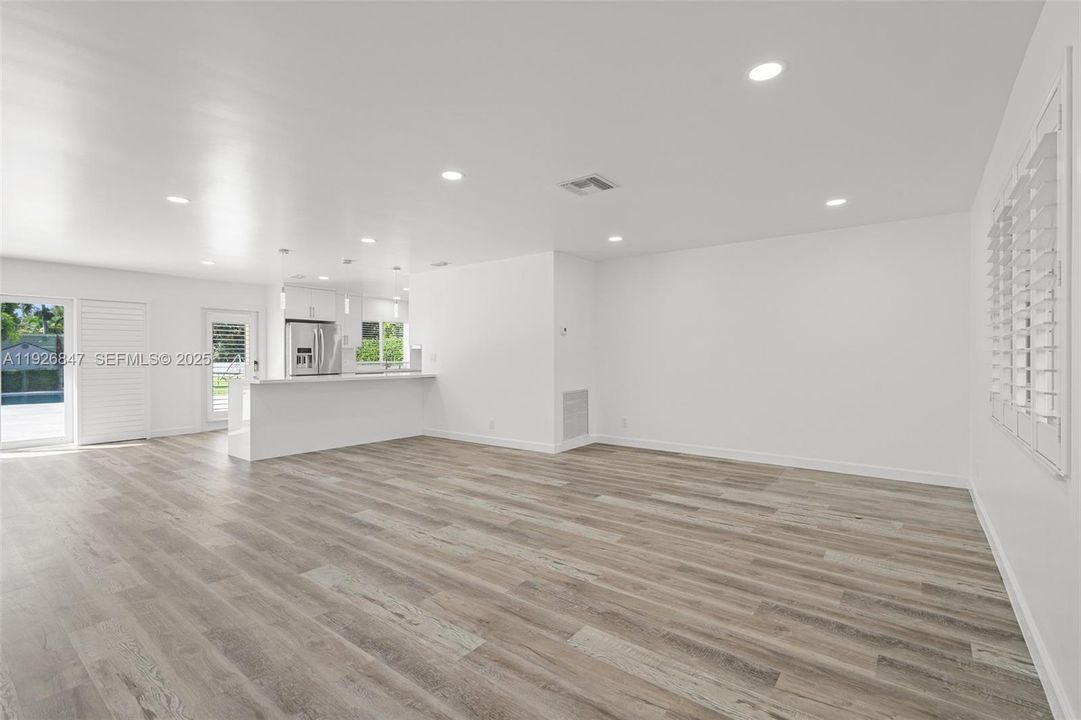 出租: $6,700 (3 贝兹, 2 浴室, 1772 平方英尺)