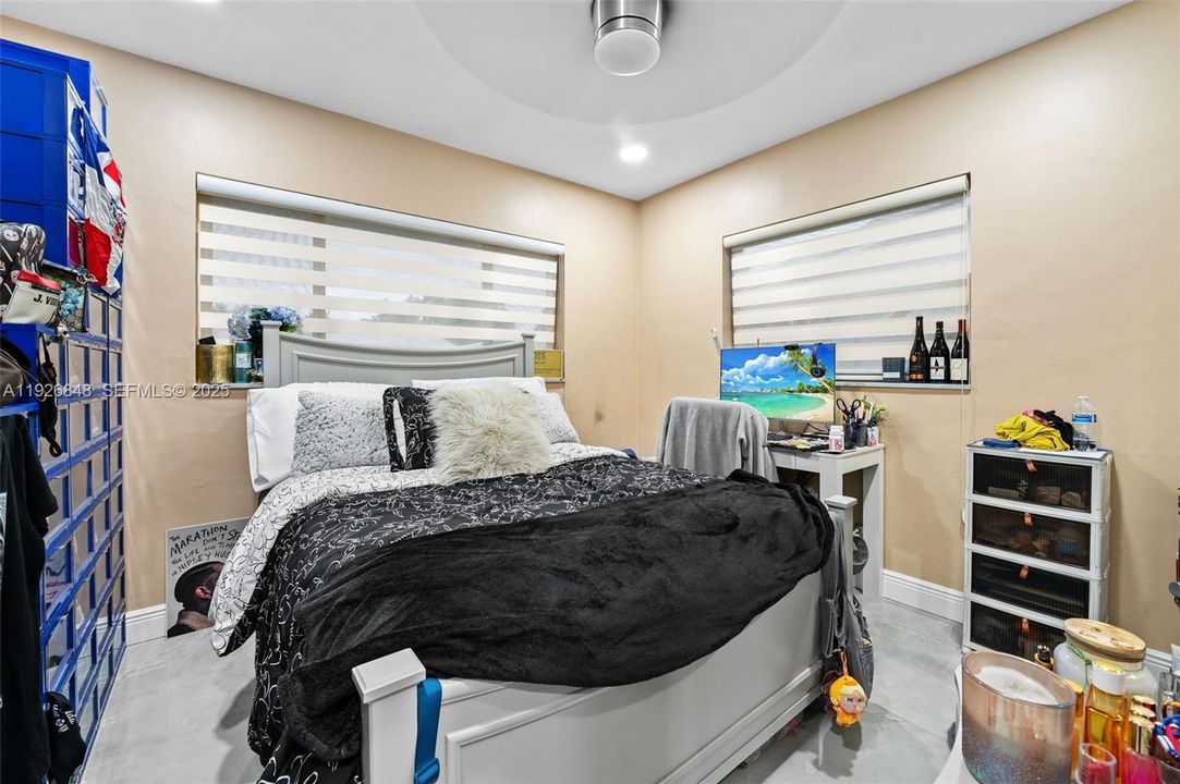 待售: $360,000 (2 贝兹, 2 浴室, 1226 平方英尺)