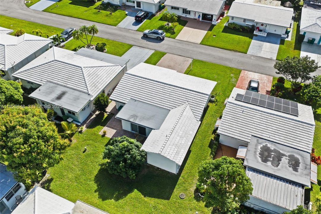 待售: $360,000 (2 贝兹, 2 浴室, 1226 平方英尺)