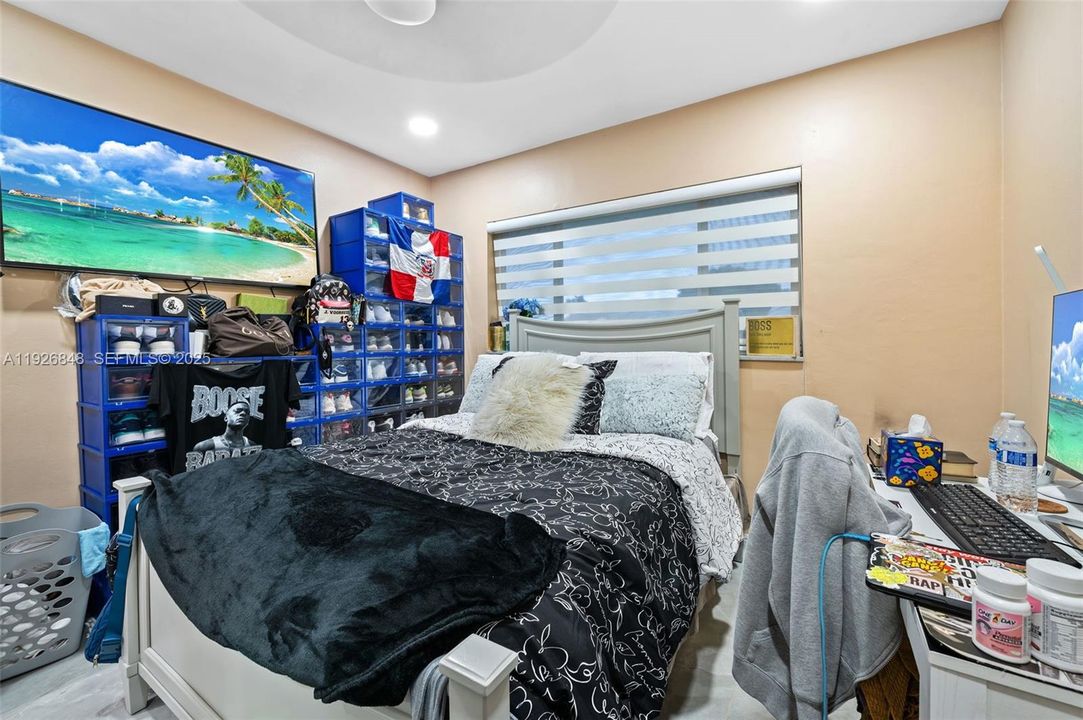 待售: $360,000 (2 贝兹, 2 浴室, 1226 平方英尺)