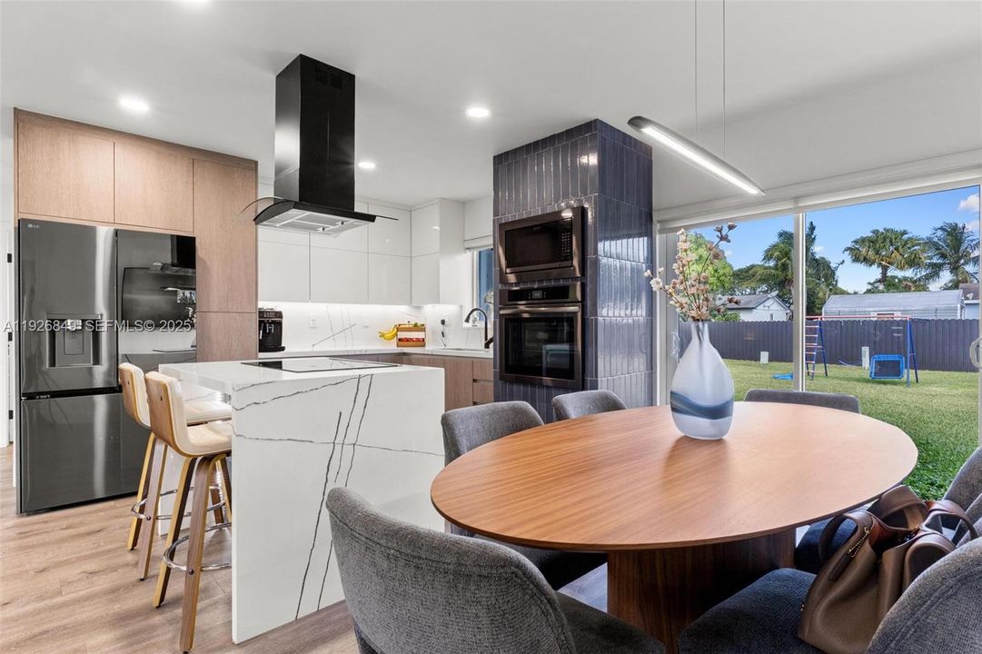 На продажу: $650,000 (3 спален, 2 ванн, 1322 Квадратных фут)